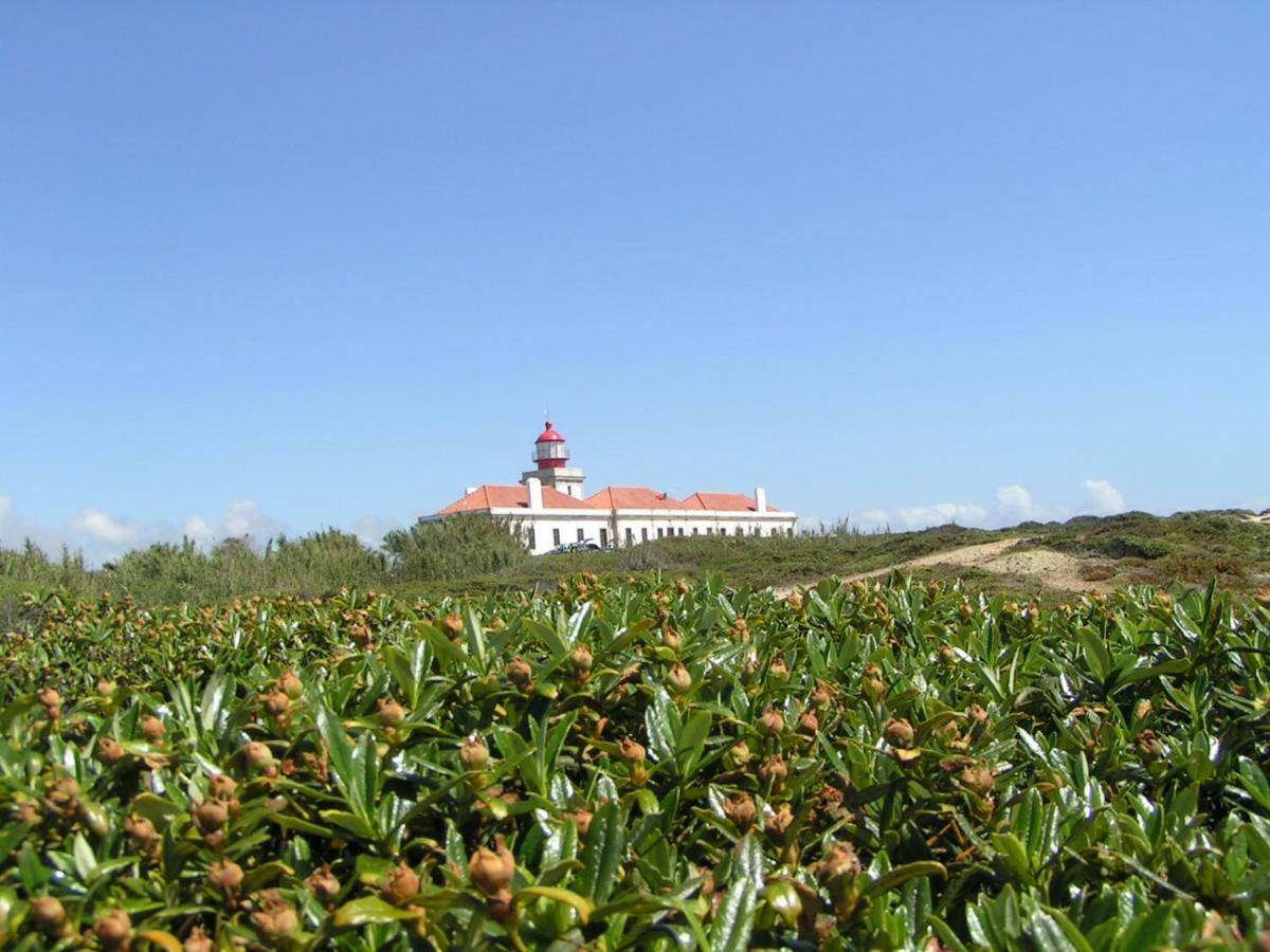 Отель Blue Guide Milfontes Вила-Нова-де-Мильфонт Экстерьер фото